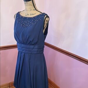 NWOT Jessica Simpson elegant blue sleeveless dress, size 12